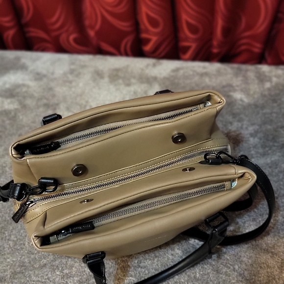 🔥Hot Sale🔥Pixie Mood Taupe Handbag With Cross Body Strap |Like New| - Picture 16 of 16